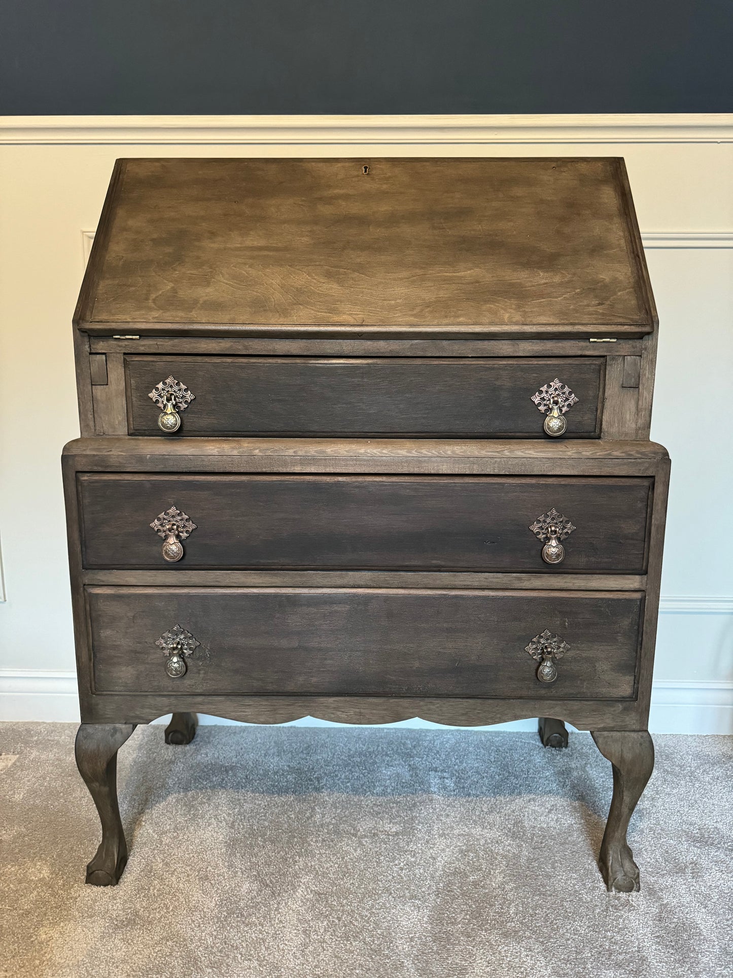 Refurbished Wooden Antique Bureau